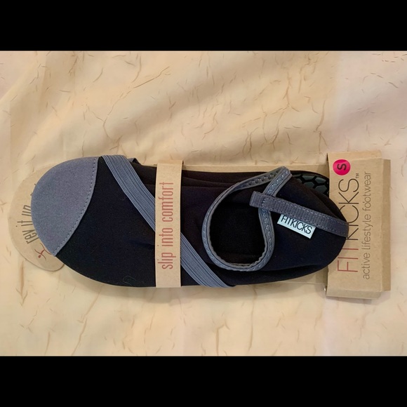 FitKicks Shoes - FitKicks Comfort Shoe Size Small NWT